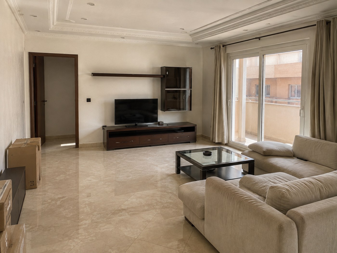 Séjour d'appartement de dix ans avant rénovation